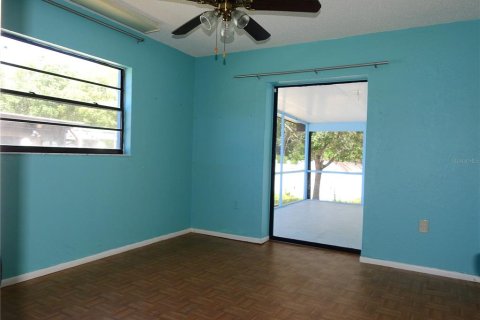 House in Spring Hill, Florida 2 bedrooms, 113.71 sq.m. № 2232247 - photo 8