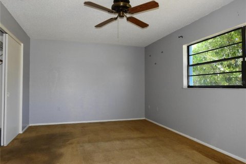 House in Spring Hill, Florida 2 bedrooms, 113.71 sq.m. № 2232247 - photo 6