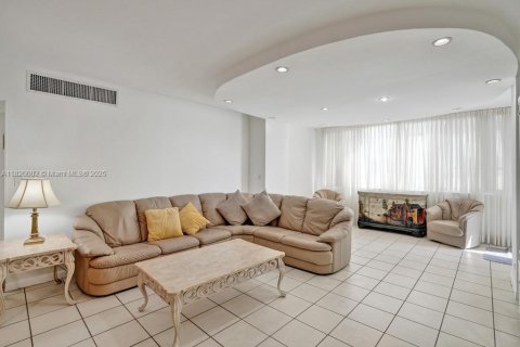 Condominio en venta en Miami Beach, Florida, 2 dormitorios, 125.42 m2 № 1779280 - foto 9
