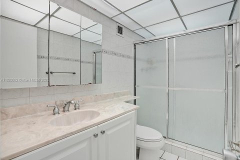 Condominio en venta en Miami Beach, Florida, 2 dormitorios, 125.42 m2 № 1779280 - foto 11