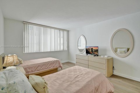 Condominio en venta en Miami Beach, Florida, 2 dormitorios, 125.42 m2 № 1779280 - foto 13