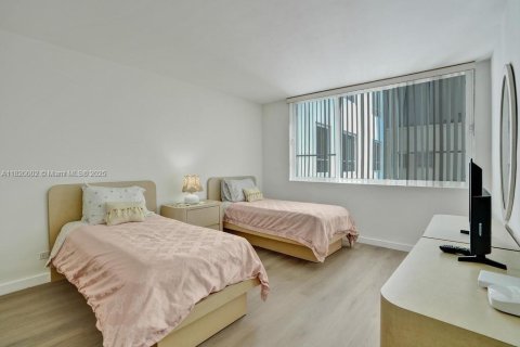 Condominio en venta en Miami Beach, Florida, 2 dormitorios, 125.42 m2 № 1779280 - foto 12