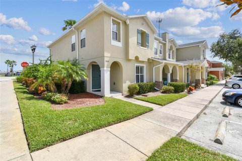 Touwnhouse à vendre à Clearwater, Floride: 3 chambres, 132.76 m2 № 1899856 - photo 3
