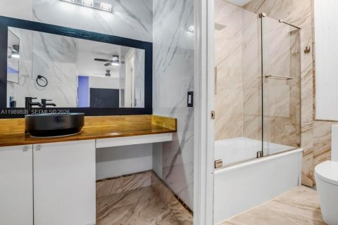 Adosado en venta en Sunrise, Florida, 2 dormitorios, 164.81 m2 № 2052339 - foto 17