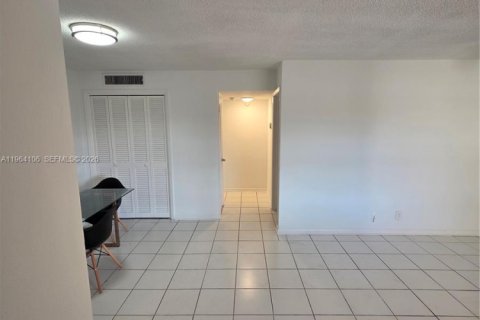 Copropriété à louer à Plantation, Floride: 1 chambre, 61.04 m2 № 2026210 - photo 7