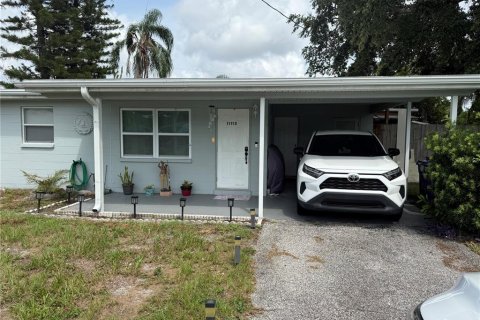 House in Largo, Florida 3 bedrooms, 68.56 sq.m. № 2204265