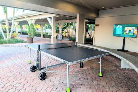 House in Miami, Florida 3 bedrooms, 150.13 sq.m. № 1953882 - photo 25