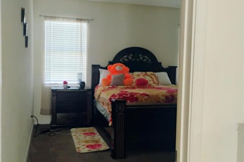House in St. Lucie, Florida 4 bedrooms, 210.98 sq.m. № 2082021 - photo 24