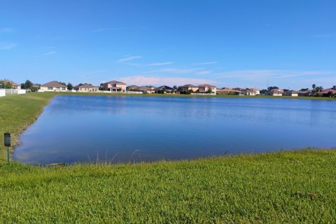 House in St. Lucie, Florida 4 bedrooms, 210.98 sq.m. № 2082021 - photo 6