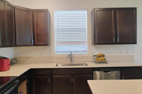 House in St. Lucie, Florida 4 bedrooms, 210.98 sq.m. № 2082021 - photo 15