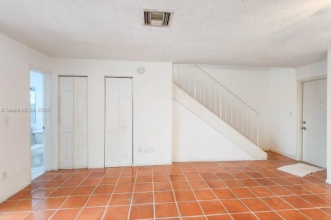 Appartement à louer à Coral Gables, Floride: 2 chambres, 1263.94 m2 № 1683444 - photo 24