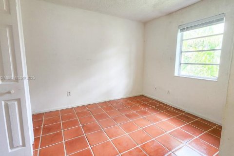 Appartement à louer à Coral Gables, Floride: 2 chambres, 1263.94 m2 № 1683444 - photo 14
