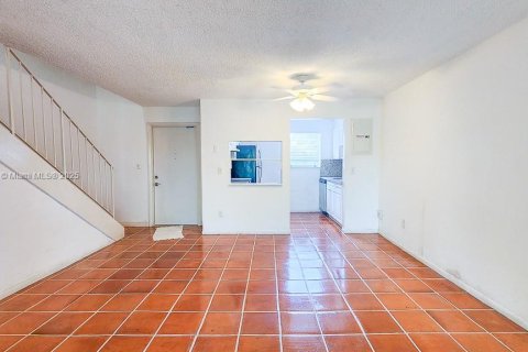 Appartement à louer à Coral Gables, Floride: 2 chambres, 1263.94 m2 № 1683444 - photo 23