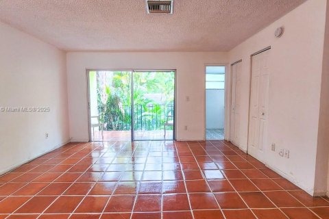 Appartement à louer à Coral Gables, Floride: 2 chambres, 1263.94 m2 № 1683444 - photo 25