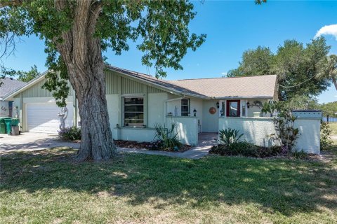 Villa ou maison à Port Charlotte, Floride 2 chambres, 195.47 m2 № 2119935
