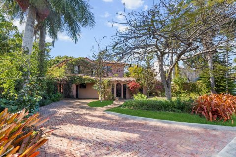 Casa en venta en Miami Beach, Florida, 6 dormitorios, 480.12 m2 № 2047429 - foto 12