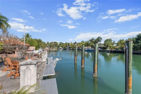 Casa en venta en Miami Beach, Florida, 6 dormitorios, 480.12 m2 № 2047429 - foto 14