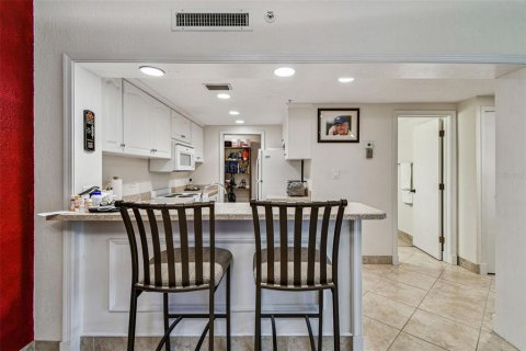 Condominio en venta en Palm Harbor, Florida, 1 dormitorio, 76.64 m2 № 2104359 - foto 13