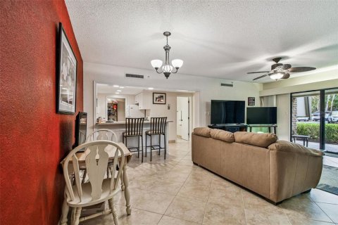 Condominio en venta en Palm Harbor, Florida, 1 dormitorio, 76.64 m2 № 2104359 - foto 5