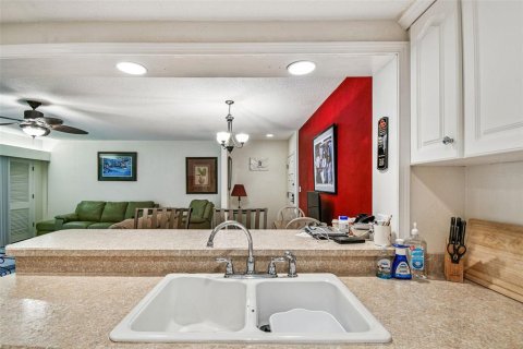 Condominio en venta en Palm Harbor, Florida, 1 dormitorio, 76.64 m2 № 2104359 - foto 15