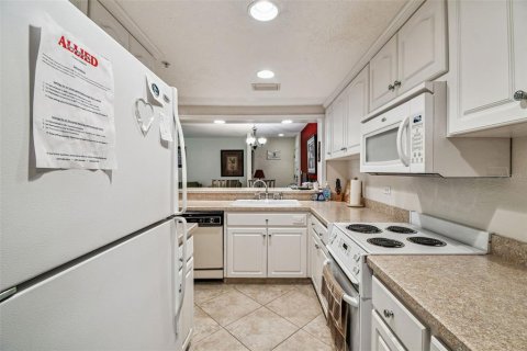 Condominio en venta en Palm Harbor, Florida, 1 dormitorio, 76.64 m2 № 2104359 - foto 17