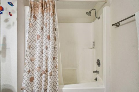 Condominio en venta en Palm Harbor, Florida, 1 dormitorio, 76.64 m2 № 2104359 - foto 20