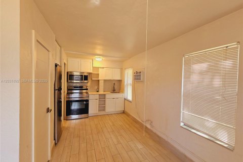 Apartment in Dania Beach, Florida 46.45 sq.m. № 2083800 - photo 2