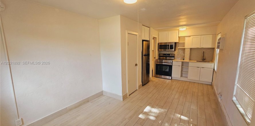 Studio in Dania Beach, Florida № 2083800