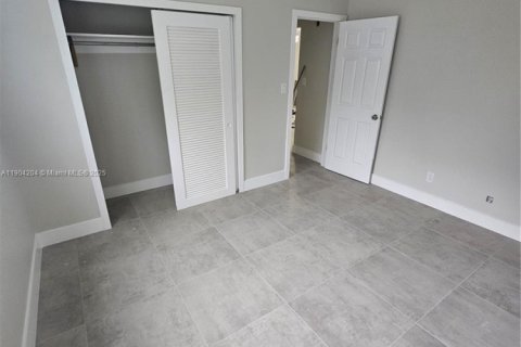 Снять в аренду виллу или дом в Тамарак, Флорида 3 спальни, 134.24м2, № 1954863 - фото 2