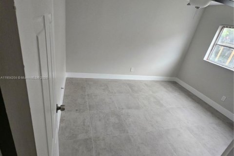 Снять в аренду виллу или дом в Тамарак, Флорида 3 спальни, 134.24м2, № 1954863 - фото 1