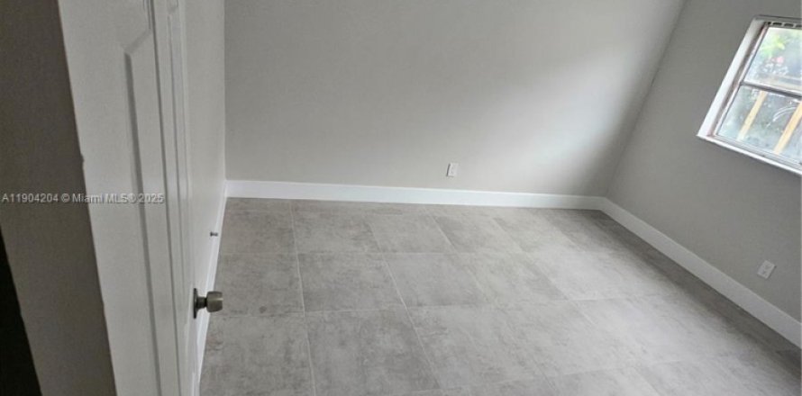 Дом в Тамарак, Флорида 3 спальни, 134.24м2 № 1954863