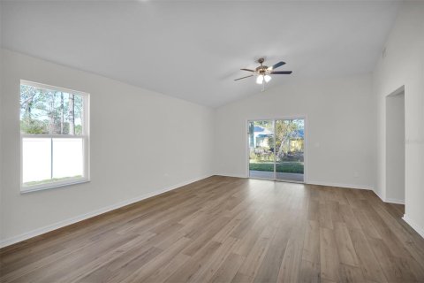 House in Palm Coast, Florida 4 bedrooms, 171.4 sq.m. № 2222924 - photo 10