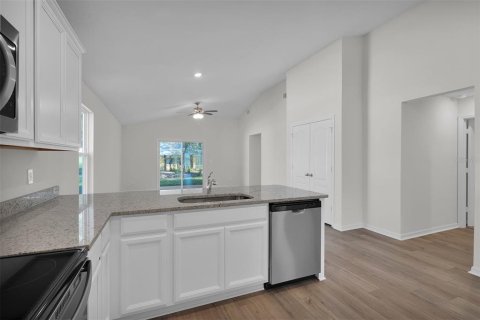 House in Palm Coast, Florida 4 bedrooms, 171.4 sq.m. № 2222924 - photo 7