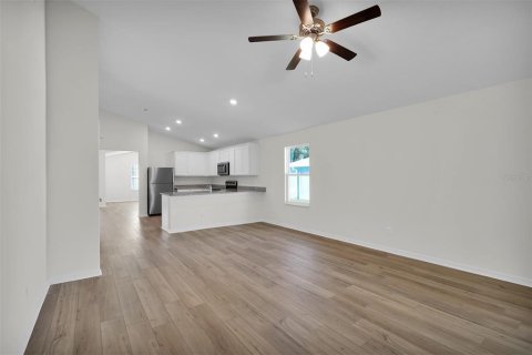 House in Palm Coast, Florida 4 bedrooms, 171.4 sq.m. № 2222924 - photo 11