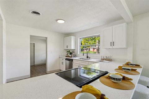 House in Daytona Beach, Florida 3 bedrooms, 170.94 sq.m. № 1869370 - photo 3