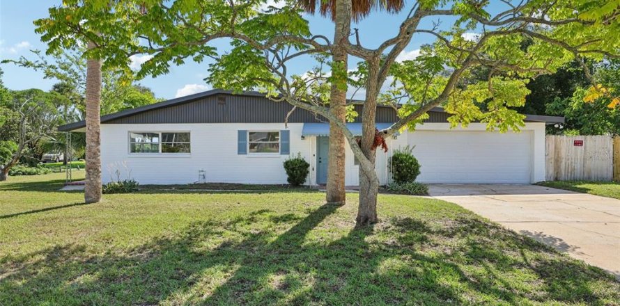 House in Daytona Beach, Florida 3 bedrooms, 170.94 sq.m. № 1869370