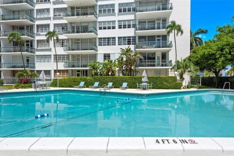 Copropriété à vendre à Miami, Floride: 1 chambre, 73.11 m2 № 2007356 - photo 18