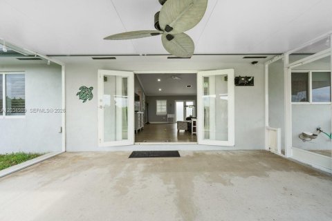 Casa en venta en Homestead, Florida, 5 dormitorios, 198.44 m2 № 2248601 - foto 20
