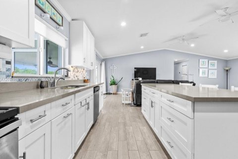 Casa en venta en Homestead, Florida, 5 dormitorios, 198.44 m2 № 2248601 - foto 3