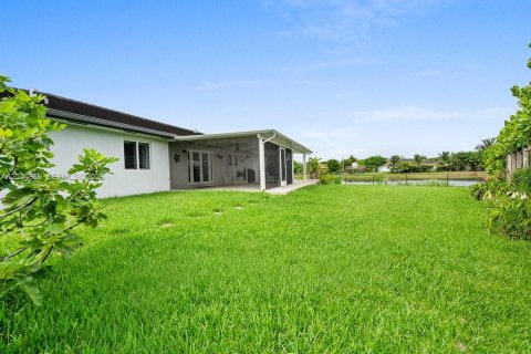 Casa en venta en Homestead, Florida, 5 dormitorios, 198.44 m2 № 2248601 - foto 28