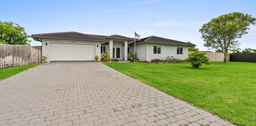 Casa en Homestead, Florida 5 dormitorios, 198.44 m2 № 2248601