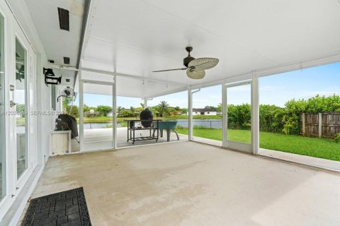 Casa en venta en Homestead, Florida, 5 dormitorios, 198.44 m2 № 2248601 - foto 22