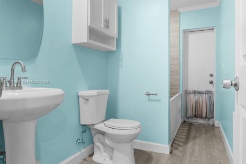 Casa en venta en Homestead, Florida, 5 dormitorios, 198.44 m2 № 2248601 - foto 17