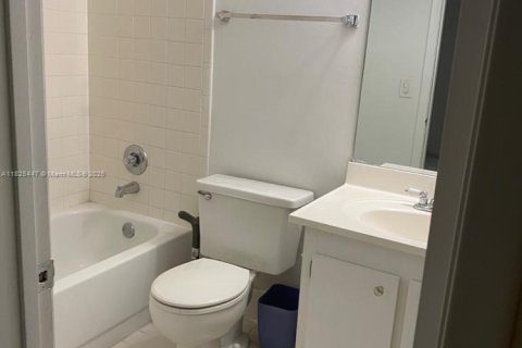 Condo in Pembroke Pines, Florida, 1 bedroom  № 1794769 - photo 19