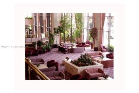 Condo in Pembroke Pines, Florida, 1 bedroom  № 1794769 - photo 3