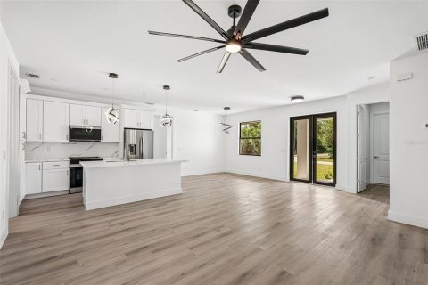 House in Port Charlotte, Florida 3 bedrooms, 154.22 sq.m. № 2116700 - photo 10