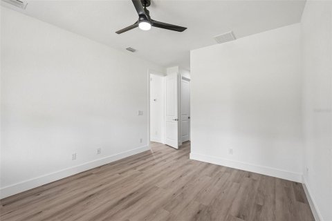 House in Port Charlotte, Florida 3 bedrooms, 154.22 sq.m. № 2116700 - photo 16