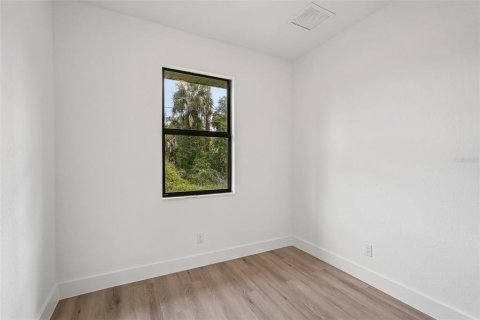 House in Port Charlotte, Florida 3 bedrooms, 154.22 sq.m. № 2116700 - photo 25
