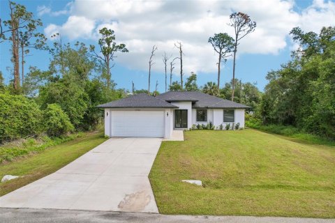House in Port Charlotte, Florida 3 bedrooms, 154.22 sq.m. № 2116700 - photo 30