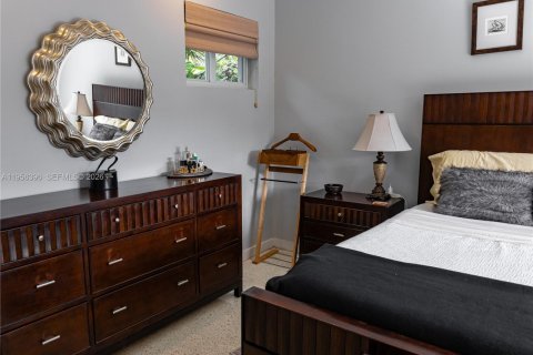 House in Surfside, Florida 3 bedrooms, 157.28 sq.m. № 2012052 - photo 20